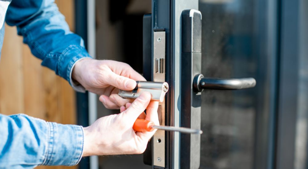 Sostituzione serrature e cilindri.​